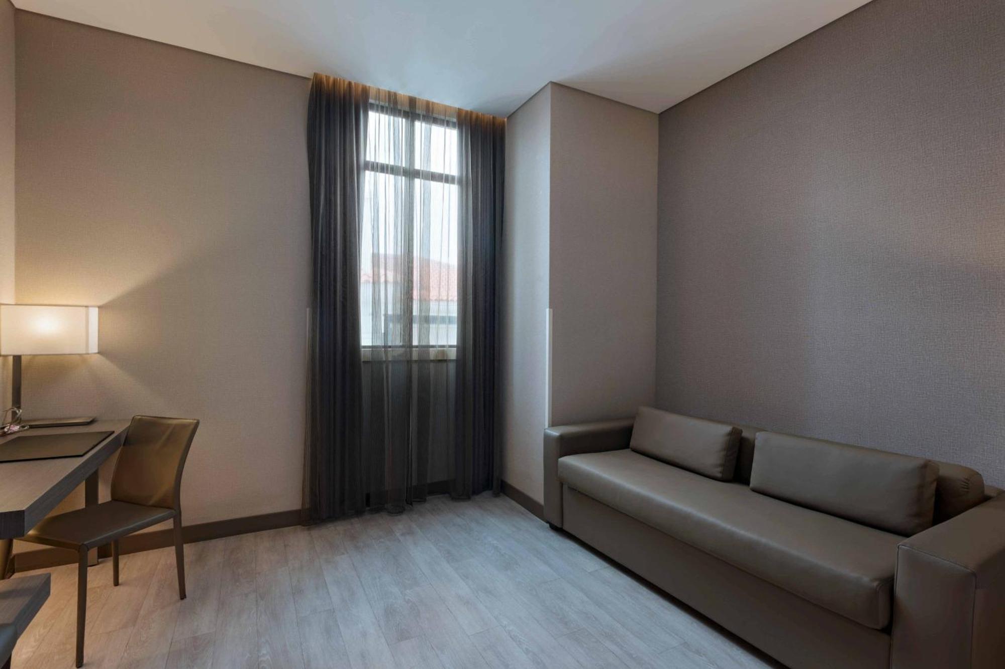 Ac Hotels By Marriott Guatemala City Exteriör bild