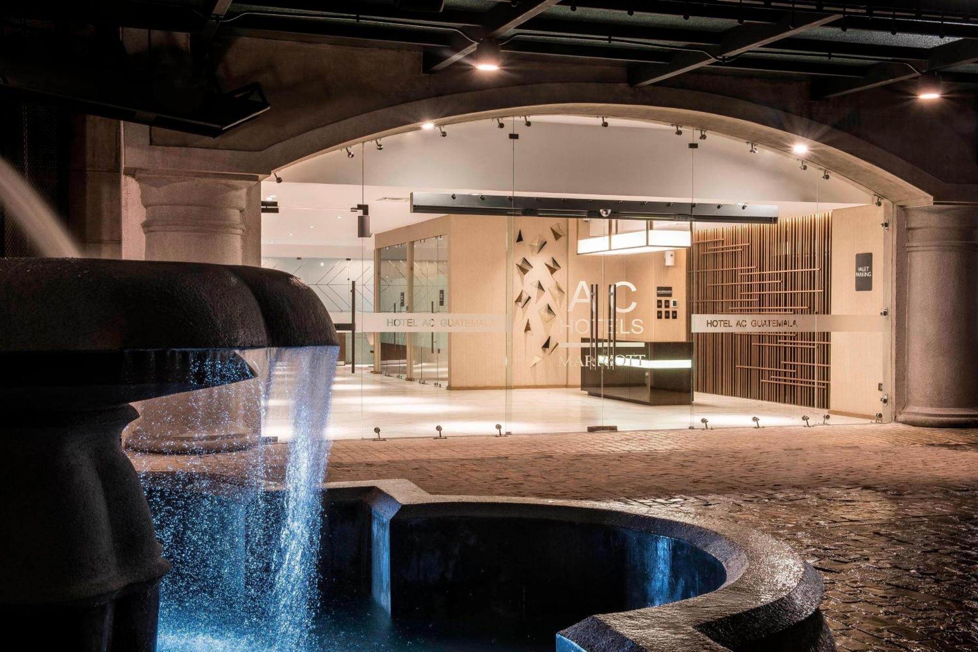 Ac Hotels By Marriott Guatemala City Exteriör bild